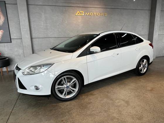 FORD FOCUS 2.0 SE PLUS SEDAN 16V FLEX 4P AUTOMÁTICO